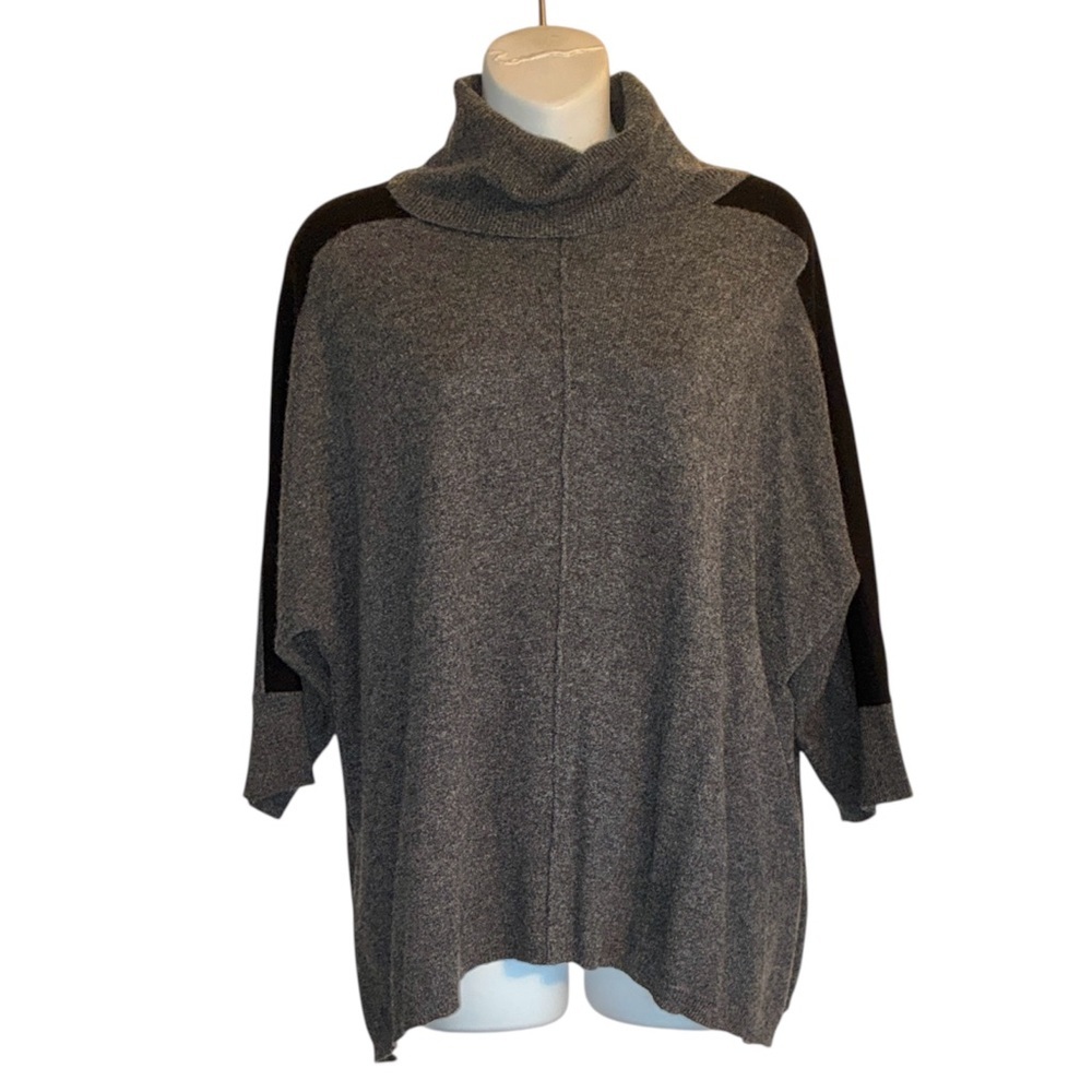 InCASHMERE Soft grey cashmere sweater, black trim, turtleneck, 3/4 sleeve,  M